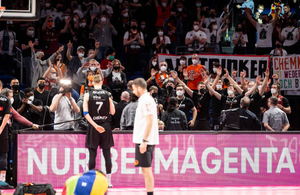 还示范了何 还示范了何